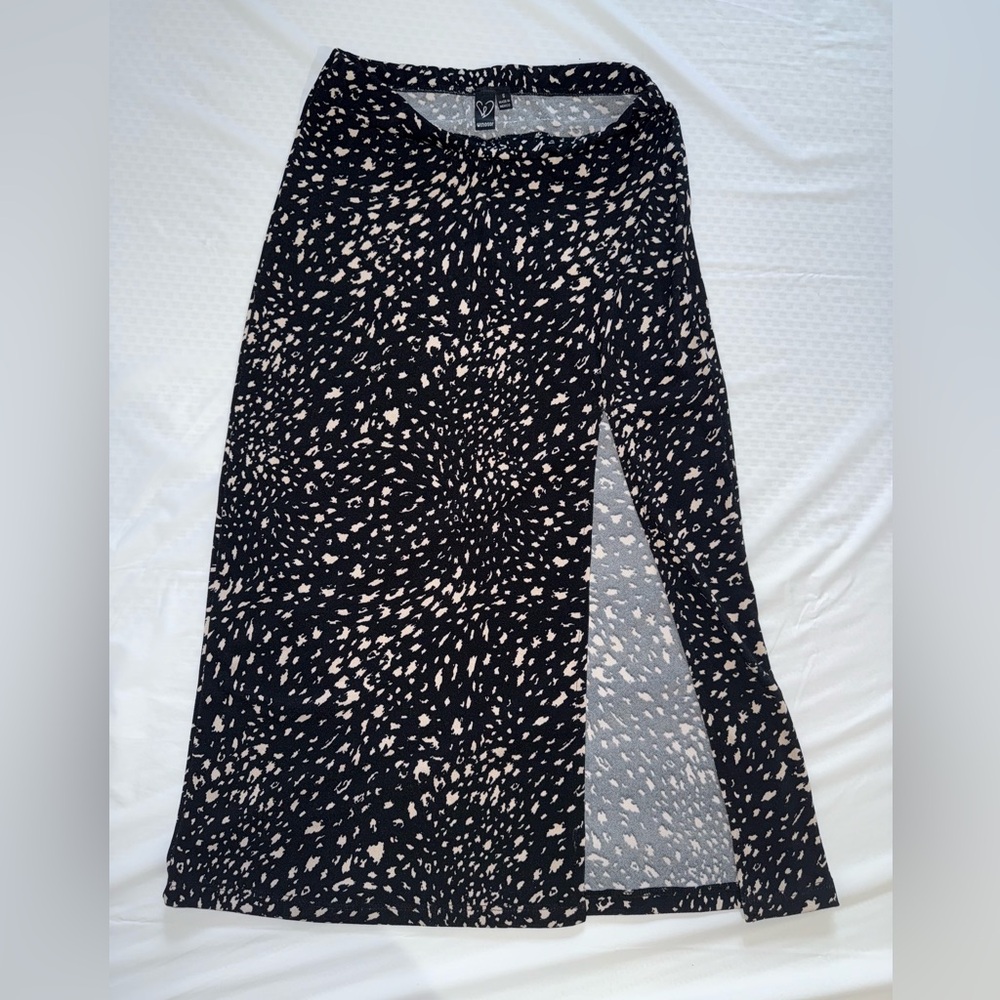 Windsor skirt with slit